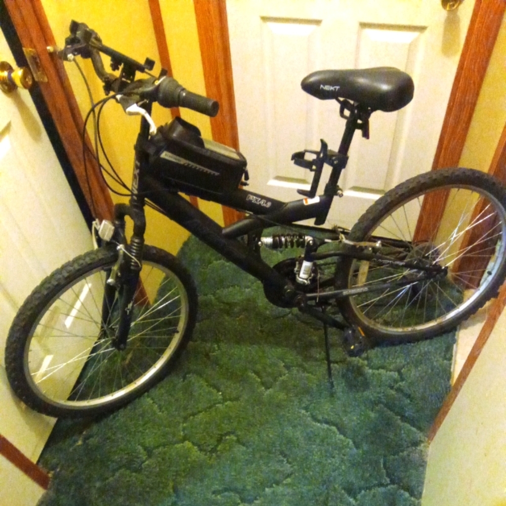 Semi new Next mountain bike